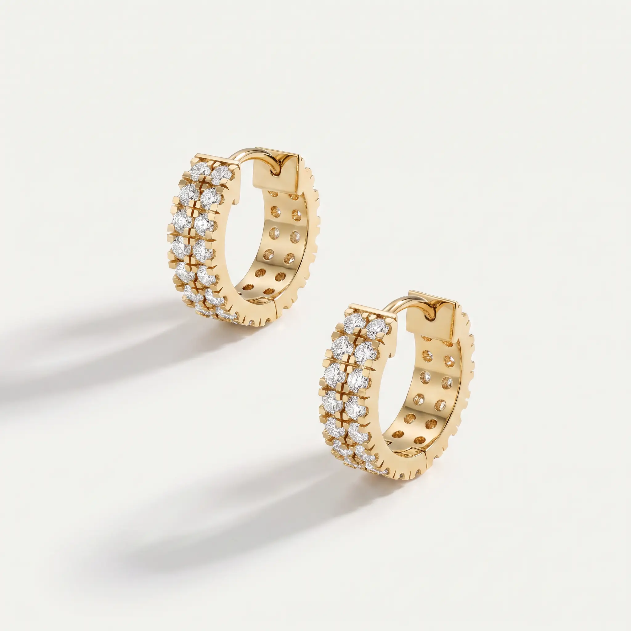 Ridgeline Pavé Earcuff